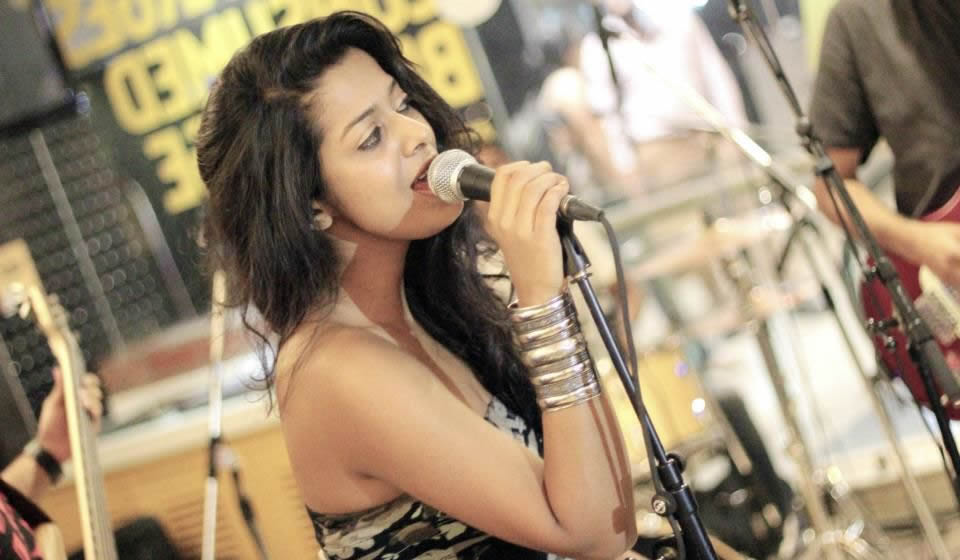 top bollywood singer pune